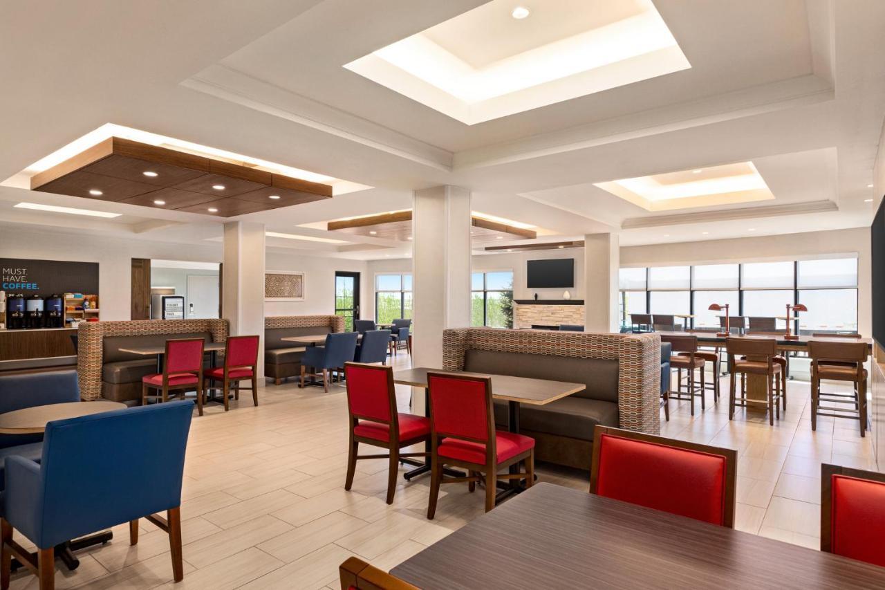 Holiday Inn Express & Suites Denver Airport By Ihg Exterior foto