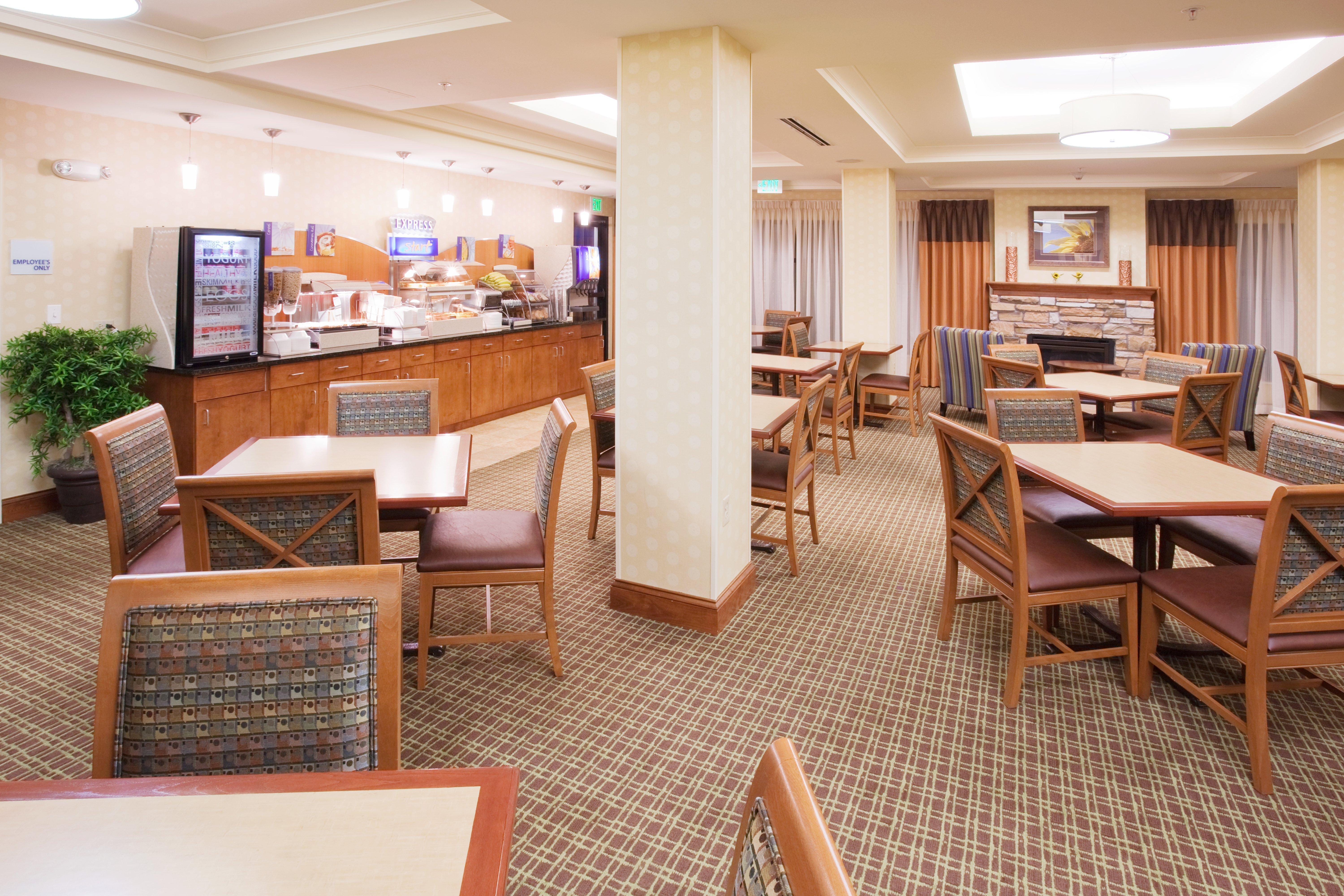 Holiday Inn Express & Suites Denver Airport By Ihg Exterior foto